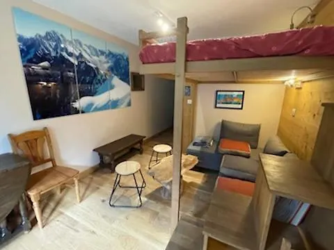 Le Refuge De L\'Aiguille